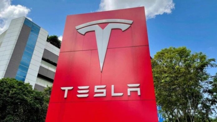 Tesla autopilot crash